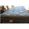 Image 2 : MATTRESS AND BOXSPRING (DOUBLE)