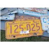 Image 2 : LOT OF OVER 20 ASSORTED LICENSE PLATES (2 X1967, THE REST 1970S)