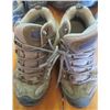 Image 2 : LOT OF 5 PAIR OF SHOES (SIZES: 11M, 10M, 11, 8.5M, 9.5M)
