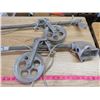 Image 4 : LOT OF LAUNDRY ITEMS (CLOTHES LINE HARDWARE, HANGERS, PULLEYS, ETC)