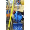 Image 2 : LOT OF 12 YARD ITEMS (SHOVELS, PITCHFORKS, BROOMS, 2 X LEVELS, ETC)