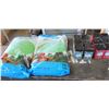 Image 1 : LOT OF 14 FISH SUPPLY ITEMS (2 X 10/KG BAG GREEN) *12 X 500G/BAG* (BEAUTYSTONE)