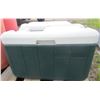 Image 7 : LOT OF 4 COOLERS (2 X COLEMANS 20.5"L X 12"D) *2 X RUBBMAID WATER COOLERS 5 GALLON*