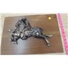 Image 3 : LOT OF COPPER DÉCOR (KNIGHT ON HORSE) *COWBOY ON HORSE* (SHELF)