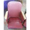 Image 2 : LOT OF 4 THEATRE CHAIRS (VINTAGE)