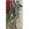 Image 3 : LOT OF 3 MOUNTAIN BIKES