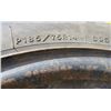 Image 3 : LOT OF 5 TIRES (2 X 195-65R-15, NO RIMS) *2 X 195-60R-15, WITH RIMS* (1 X 185-75-14, WITH RIM)