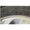 Image 4 : LOT OF 5 TIRES (2 X 195-65R-15, NO RIMS) *2 X 195-60R-15, WITH RIMS* (1 X 185-75-14, WITH RIM)