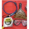 Image 11 : LOT OF MISC TOOLS ( RODENT KILLERS, JACK STANDS, 2 HARD HELMETS, SCREWS, BUG SCREEN, ETC)