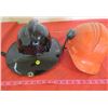 Image 2 : LOT OF MISC TOOLS ( RODENT KILLERS, JACK STANDS, 2 HARD HELMETS, SCREWS, BUG SCREEN, ETC)