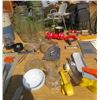 Image 3 : LOT OF MISC KITCHEN SUPPLIES (MEASURING CUPS, SALT AND PEPPER SHAKERS, NUTCRACKERS, 2 X SIEVES, ONE