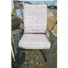 Image 5 : LOT OF 5 CHAIRS (3 FOLDING)