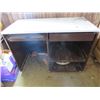 Image 1 : DESK (ON WHEELS) *31" X 42" X 21"*