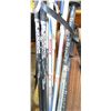 Image 8 : LOT OF SKI EQUIPMENT (2 X SKIS; GREEN AND WHITE 6.5' LONG, RED 6' LONG) *4 X PAIRS OF POLES*