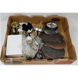 FLAT OF GRINDING DISCS, SANDING PADS AND