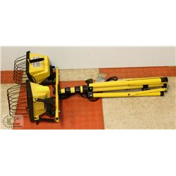 2X500 HALOGEN TRI POD LIGHT