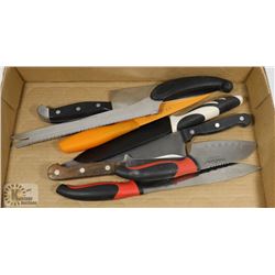 FLAT OF ASSORTED KITCHEN CARVING KNIVES