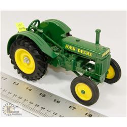DIE CAST JOHN DEERE TRACTOR