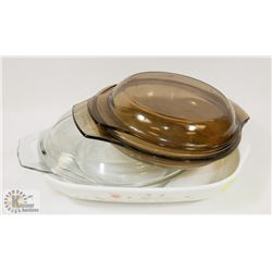 PYREX FLORAL CASSEROLE DISH AND FOUR ASSORTED