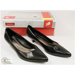 PAIR OF BLACK LEATHER ROBERTO VIANNI