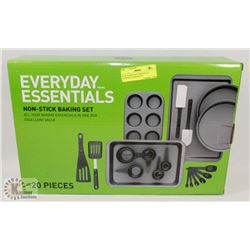 NEW 'EVERYDAY ESSENTIALS' NONSTICK BAKING SET.