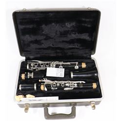 VINTAGE BUNDEY CLARINET