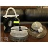 Image 1 : BLACK & WHITE BLOWN GLASS HAT AND PURSES DECOR