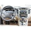 Image 12 : 2002 TOYOTA HIGHLANDER LIMITED AWD
