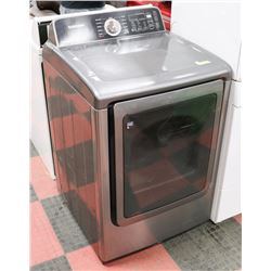 SAMSUNG DRYER, 29"X28"X39".