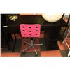 Image 1 : SHOWHOME BLACK DESK WITH PINK CHAIR