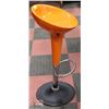 Image 2 : ONE ORANGE ADJUSTABLE STOOL