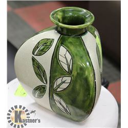 CRACKLED TRIANGULAR HANDMADE CERAMIC POT BY PEL