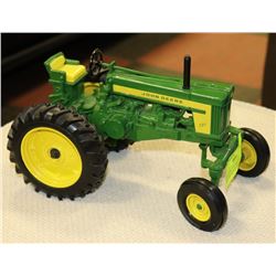 JOHN DEERE #720 DIE CAST TRACTOR MADE BY ERTL