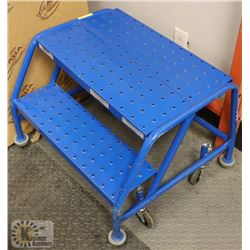 HEAVY DUTY STEPPING STOOL ON CASTERS