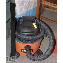 RIDGID 2.5 LITRE SHOP VAC WITH ACCESSORIES