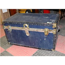 STEAMER TRUNK