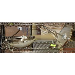 LOT OF 2 HOUSE LIGHTS