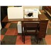 Image 1 : ESTATE PFAFF HOBBY ESTATE 11 22 SEWING MACHINE