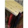 Image 2 : 2 SETS OF COLLAPSIBLE SAW HORSES
