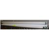 Image 1 : 2 FLUORESCENT GARAGE LIGHTS
