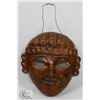 Image 1 : LARGER POTTERY MASK