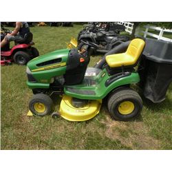 John Deere LA120 w/bagger SN#-GX0120A032175