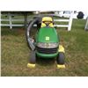 Image 2 : John Deere LA120 w/bagger SN#-GX0120A032175