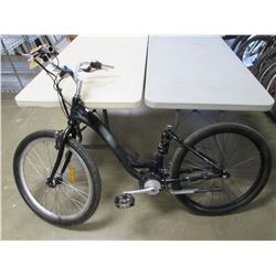 BLACK UNKNOWN MOUNTAIN BIKE (MISSING SEAT)