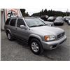 Image 2 : O1 --  2001 NISSAN PATHFINDER LE , Grey , 326814  KM's