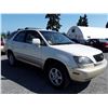 Image 2 : A12A --  2000 LEXUS RX 300 , White , 226328  Miles "NO RESERVE"