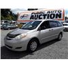 Image 1 : D1 --  2006 TOYOTA SIENNA CE , Silver , 174576  KM's