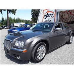 B6 --  2010 CHRYSLER 300 LTD , Grey , 254338  KM's