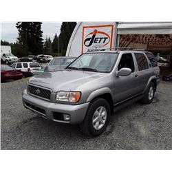 O1 --  2001 NISSAN PATHFINDER LE , Grey , 326814  KM's