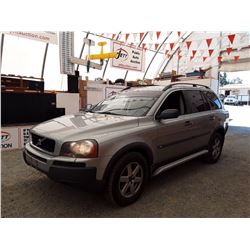M1 --  2004 VOLVO XC90 , Green , 164503  KM's